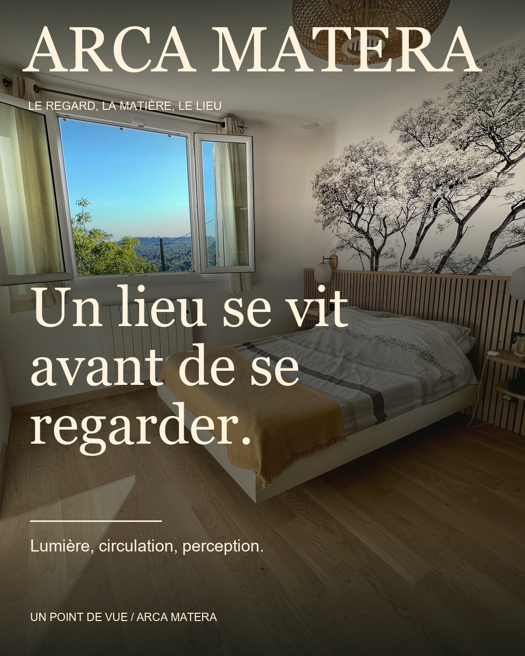 Visuel fourni dans le dossier Réalisations ARCA MATERA : une chambre dans la lumière. Bois, rythme vertical et lumière naturelle.